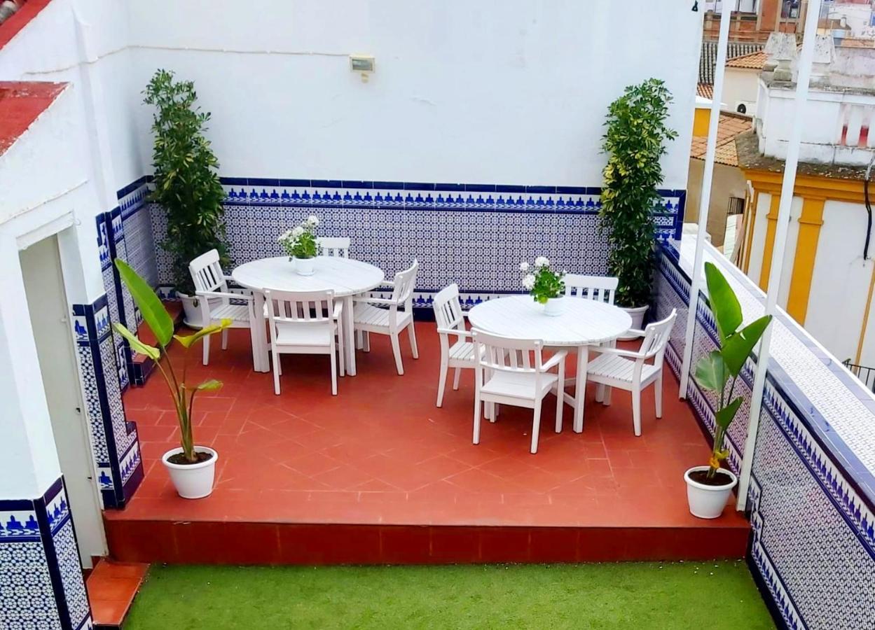 Residencia Viriato Hostel Sevilla Exterior foto